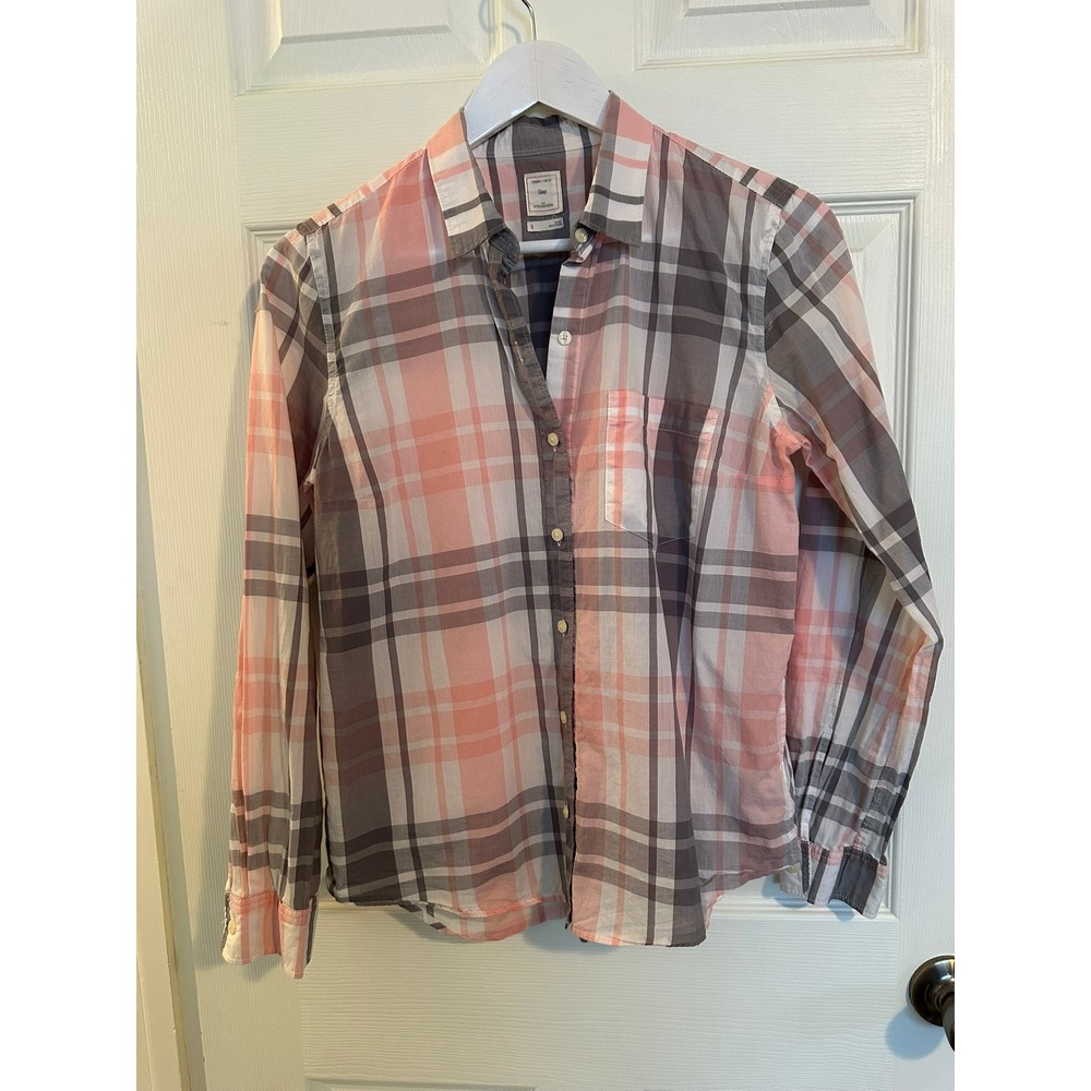 Gap‎ The Fitted Boyfriend Shirt Small Pink Gray Striped Button Down